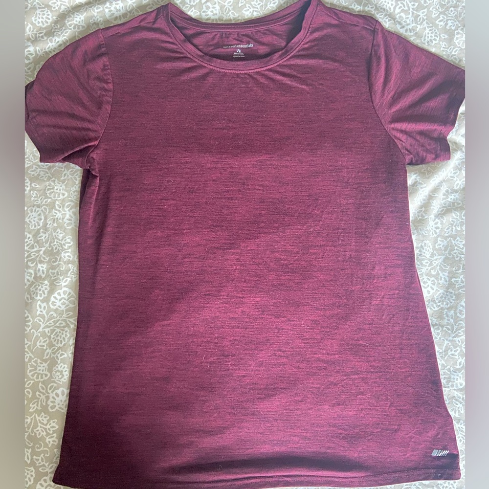 Women’s gym shirt